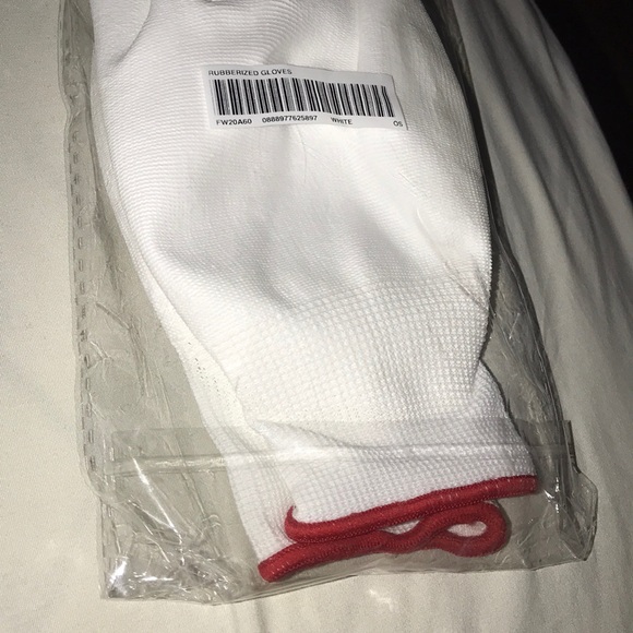 Supreme Rubberized Gloves🆕 - Picture 11 of 13
